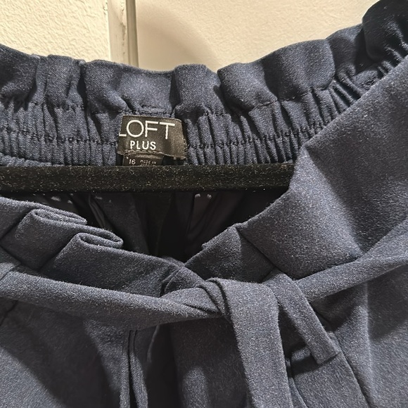 Belted high waisted trousers - Picture 2 of 5